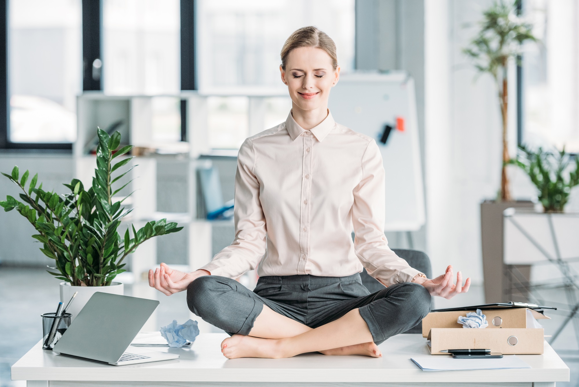 business-yoga-unternehmen-arbeitsklima-verbessern