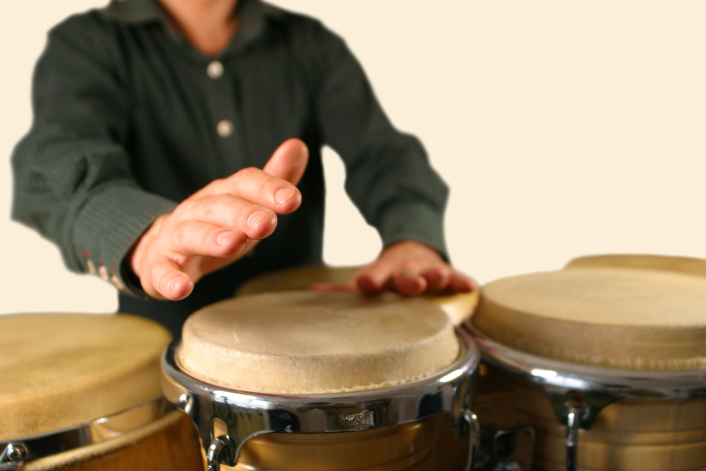 drum-workshop-musikalisches-teamevent-trommeln-lernen